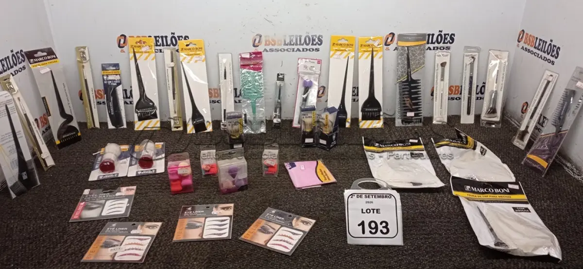 LOTE 193 - 01 LOTE COM UTENSÍLIOS DE HIGIENE E CUIDADOS PESSOAIS DIVERSOS. (NO ESTADO) ATENÇÃO! FAZER A VISITAÇÃO ANTES DE ARREMATAR, NÃO SABEMOS SE FUNCIONA, LEILÃO NÃO TEM GARANTIA E NEM DEVOLUÇÃO, SUJEITO A POSSÍVEIS AVARIAS VISÍVEIS/OCULTAS E/OU AUSÊNCIA DE COMPONENTES.