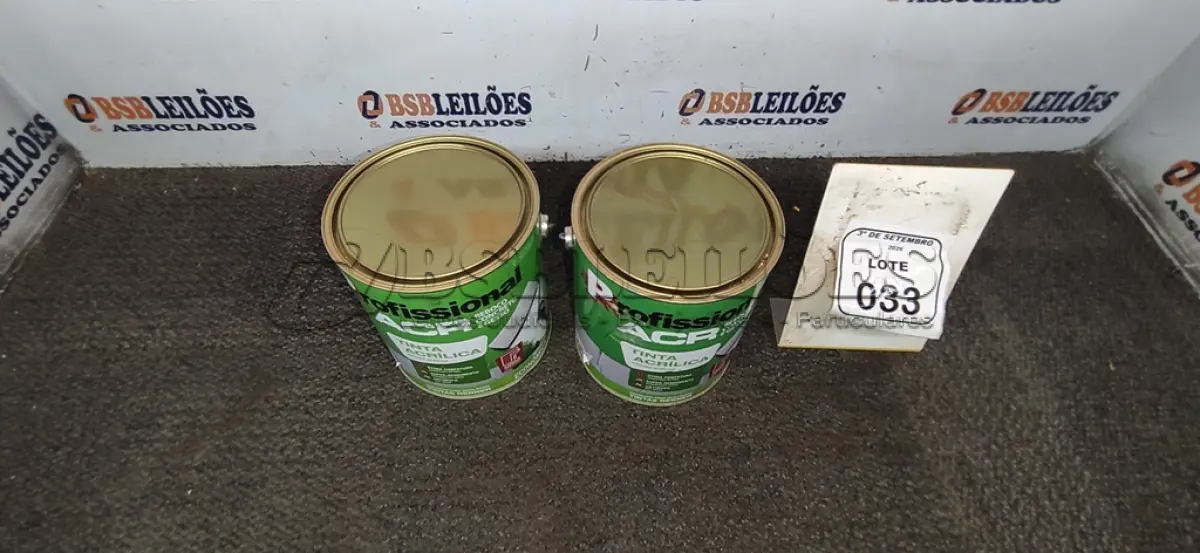 LOTE 033 - 02 LATAS DE TINTA ACRÍLICA DE 3,6L NA COR LUAR DO SERTÃO FOSCO MARCA PROFISSIONAL ACR. (NO ESTADO) ATENÇÃO! FAZER A VISITAÇÃO ANTES DE ARREMATAR, NÃO SABEMOS SE FUNCIONA, LEILÃO NÃO TEM GARANTIA E NEM DEVOLUÇÃO, SUJEITO A POSSÍVEIS AVARIAS VISÍVEIS/OCULTAS E/OU AUSÊNCIA DE COMPONENTES.