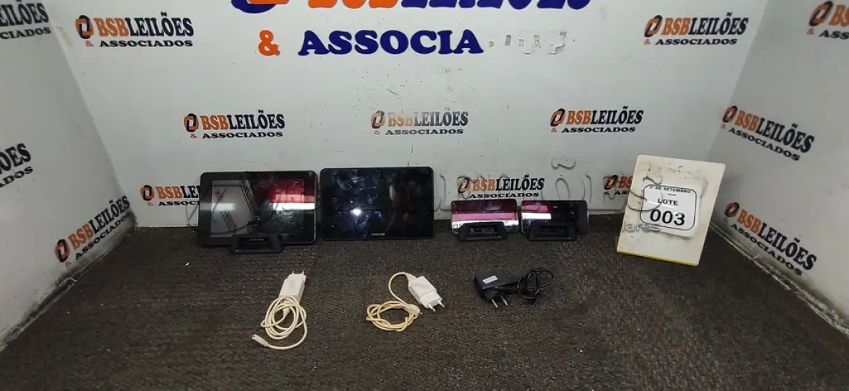 LOTE 003 - 02 SMARTPHONES COLETOR DE DADOS MARCA QUANTUM E 02 TABLETS ESCOLARES MARCA POSITIVO COM CARREGADOR. (NO ESTADO) ATENÇÃO! FAZER A VISITAÇÃO ANTES DE ARREMATAR, NÃO SABEMOS SE FUNCIONA, LEILÃO NÃO TEM GARANTIA E NEM DEVOLUÇÃO, SUJEITO A POSSÍVEIS AVARIAS VISÍVEIS/OCULTAS E/OU AUSÊNCIA DE COMPONENTES.