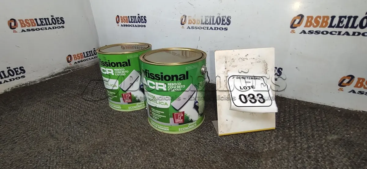 LOTE 033 - 02 LATAS DE TINTA ACRÍLICA DE 3,6L NA COR LUAR DO SERTÃO FOSCO MARCA PROFISSIONAL ACR. (NO ESTADO) ATENÇÃO! FAZER A VISITAÇÃO ANTES DE ARREMATAR, NÃO SABEMOS SE FUNCIONA, LEILÃO NÃO TEM GARANTIA E NEM DEVOLUÇÃO, SUJEITO A POSSÍVEIS AVARIAS VISÍVEIS/OCULTAS E/OU AUSÊNCIA DE COMPONENTES.