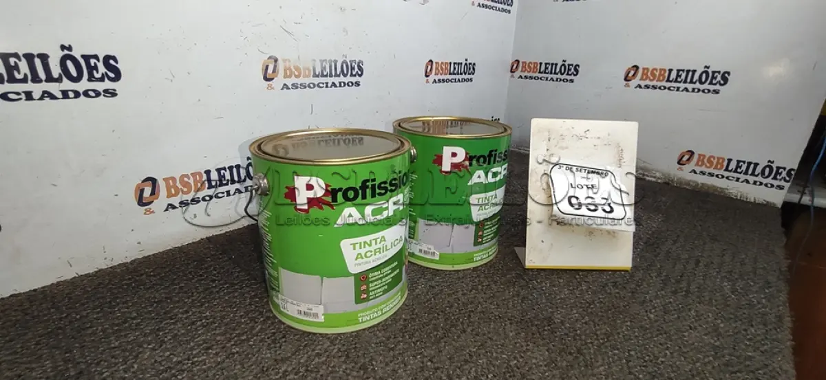LOTE 033 - 02 LATAS DE TINTA ACRÍLICA DE 3,6L NA COR LUAR DO SERTÃO FOSCO MARCA PROFISSIONAL ACR. (NO ESTADO) ATENÇÃO! FAZER A VISITAÇÃO ANTES DE ARREMATAR, NÃO SABEMOS SE FUNCIONA, LEILÃO NÃO TEM GARANTIA E NEM DEVOLUÇÃO, SUJEITO A POSSÍVEIS AVARIAS VISÍVEIS/OCULTAS E/OU AUSÊNCIA DE COMPONENTES.
