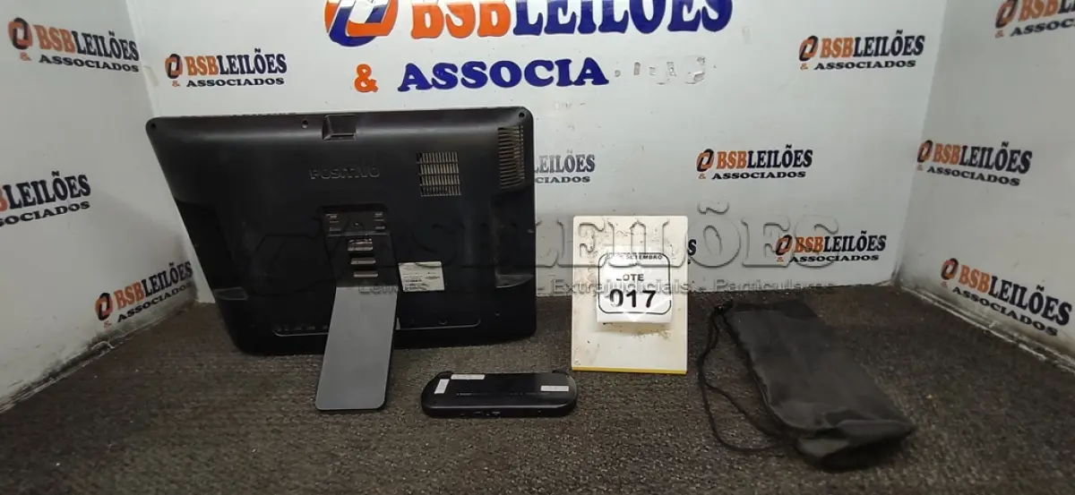 LOTE 017 - 01 ALL IN ONE MARCA POSITIVO E 01 CONSOLE PORTÁTIL SMART PRO 128GB MARCA TRIMUI. (NO ESTADO) ATENÇÃO! FAZER A VISITAÇÃO ANTES DE ARREMATAR, NÃO SABEMOS SE FUNCIONA, LEILÃO NÃO TEM GARANTIA E NEM DEVOLUÇÃO, SUJEITO A POSSÍVEIS AVARIAS VISÍVEIS/OCULTAS E/OU AUSÊNCIA DE COMPONENTES.