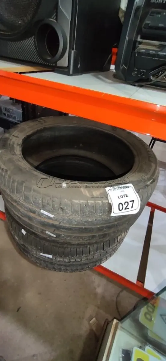 LOTE 027 - 01 PNEU 275/45 R20 E 01 PNEU 275/40 2R 20. (NO ESTADO) ATENÇÃO! FAZER A VISITAÇÃO ANTES DE ARREMATAR, NÃO SABEMOS SE FUNCIONA, LEILÃO NÃO TEM GARANTIA E NEM DEVOLUÇÃO, SUJEITO A POSSÍVEIS AVARIAS VISÍVEIS/OCULTAS E/OU AUSÊNCIA DE COMPONENTES.