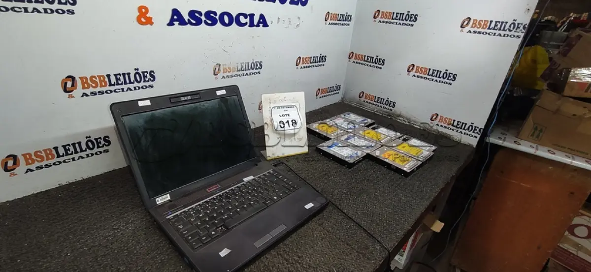 LOTE 018 - 01 NOTEBOOK MARCA VECTOR SEM CARREGADO E 10 HD’S DE MARCAS E MODELOS DIVERSOS. (NO ESTADO) ATENÇÃO! FAZER A VISITAÇÃO ANTES DE ARREMATAR, NÃO SABEMOS SE FUNCIONA, LEILÃO NÃO TEM GARANTIA E NEM DEVOLUÇÃO, SUJEITO A POSSÍVEIS AVARIAS VISÍVEIS/OCULTAS E/OU AUSÊNCIA DE COMPONENTES.