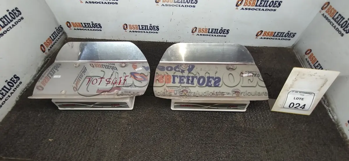 LOTE 024 - 02 BALANÇAS PEDIÁTRICAS. (NO ESTADO) ATENÇÃO! FAZER A VISITAÇÃO ANTES DE ARREMATAR, NÃO SABEMOS SE FUNCIONA, LEILÃO NÃO TEM GARANTIA E NEM DEVOLUÇÃO, SUJEITO A POSSÍVEIS AVARIAS VISÍVEIS/OCULTAS E/OU AUSÊNCIA DE COMPONENTES.