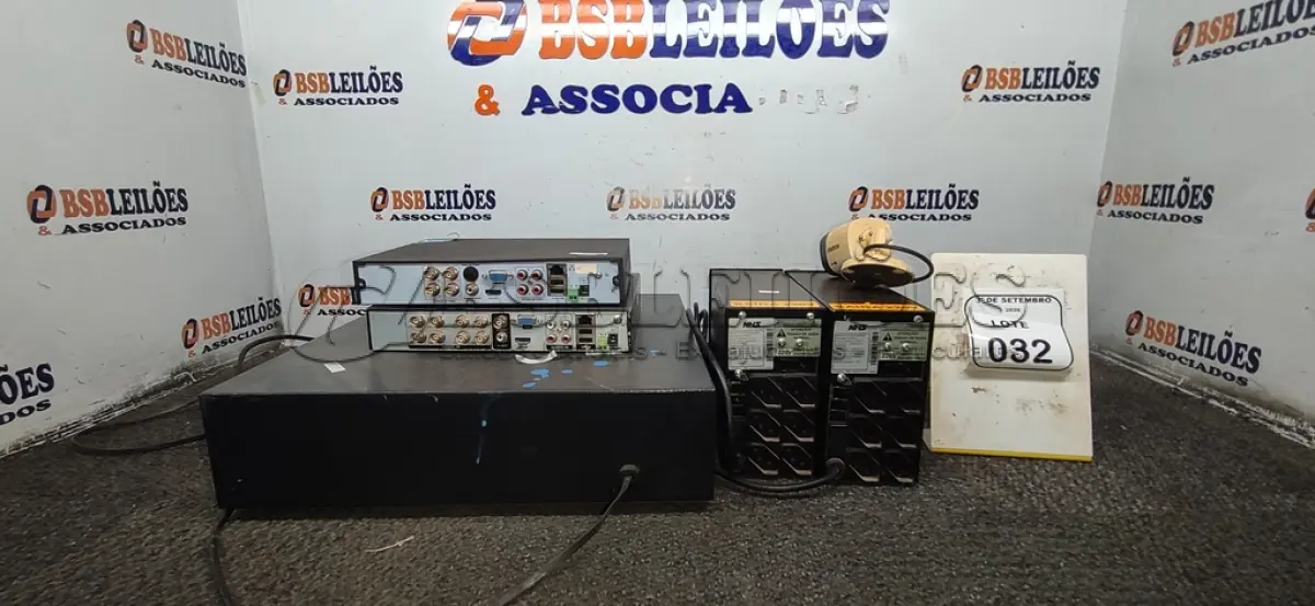 LOTE 032 - 02 APARELHOS DVR, 01 CÂMERA DE SEGURANÇA, 02 NOBREAKS E 01 GAVETA DE DINHEIRO. (NO ESTADO) ATENÇÃO! FAZER A VISITAÇÃO ANTES DE ARREMATAR, NÃO SABEMOS SE FUNCIONA, LEILÃO NÃO TEM GARANTIA E NEM DEVOLUÇÃO, SUJEITO A POSSÍVEIS AVARIAS VISÍVEIS/OCULTAS E/OU AUSÊNCIA DE COMPONENTES.