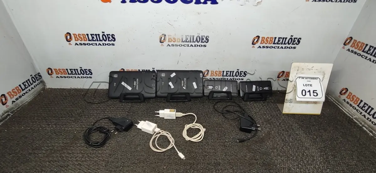 LOTE 015 - 02 SMARTPHONES COLETOR DE DADOS MARCA QUANTUM E 02 TABLETS MARCA MULTILASER COM CARREGADOR. (NO ESTADO) ATENÇÃO! FAZER A VISITAÇÃO ANTES DE ARREMATAR, NÃO SABEMOS SE FUNCIONA, LEILÃO NÃO TEM GARANTIA E NEM DEVOLUÇÃO, SUJEITO A POSSÍVEIS AVARIAS VISÍVEIS/OCULTAS E/OU AUSÊNCIA DE COMPONENTES.