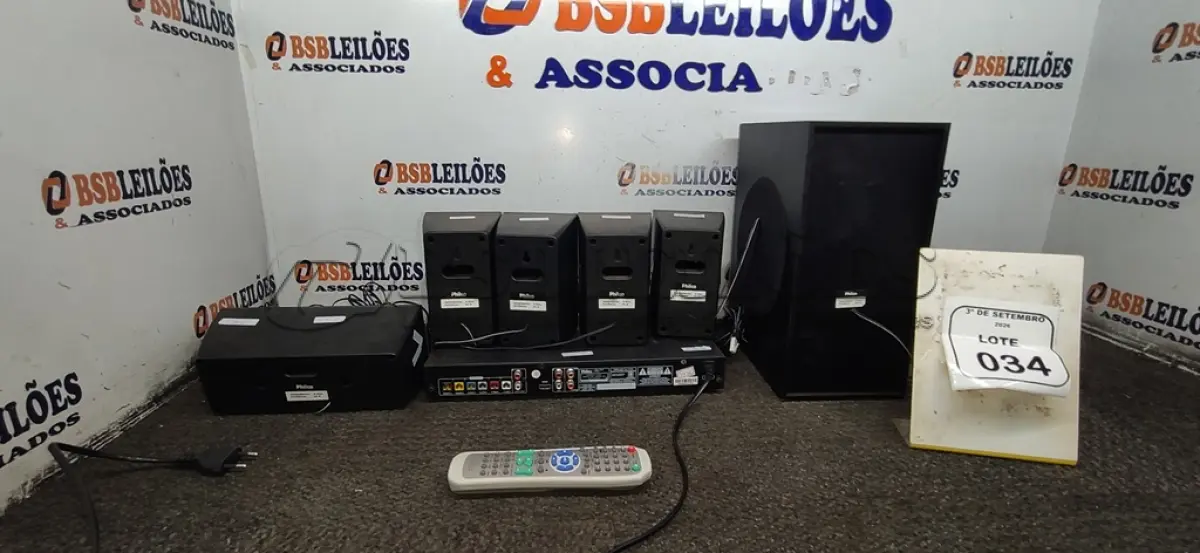LOTE 034 - 01 HOME THEATER MODELO PHT670 COM HDMI COM 06 CAIXAS DE SOM E CONTROLE. (NO ESTADO) ATENÇÃO! FAZER A VISITAÇÃO ANTES DE ARREMATAR, NÃO SABEMOS SE FUNCIONA, LEILÃO NÃO TEM GARANTIA E NEM DEVOLUÇÃO, SUJEITO A POSSÍVEIS AVARIAS VISÍVEIS/OCULTAS E/OU AUSÊNCIA DE COMPONENTES.