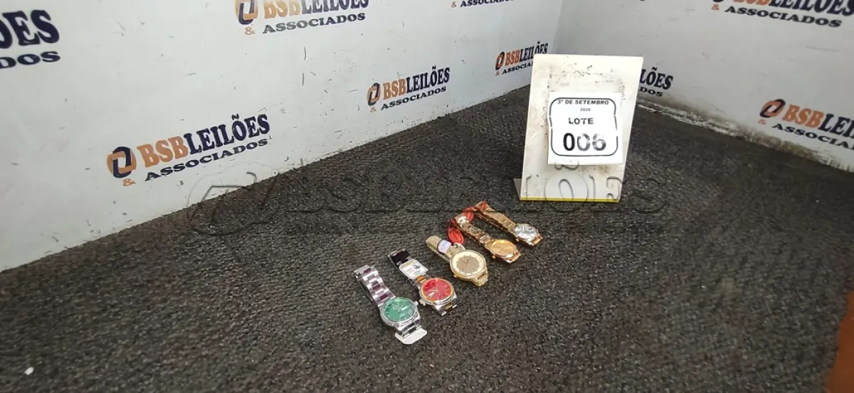 LOTE 006 - 05 RELÓGIOS DE PULSO DE MODELOS DIVERSOS. (NO ESTADO) ATENÇÃO! FAZER A VISITAÇÃO ANTES DE ARREMATAR, NÃO SABEMOS SE FUNCIONA, LEILÃO NÃO TEM GARANTIA E NEM DEVOLUÇÃO, SUJEITO A POSSÍVEIS AVARIAS VISÍVEIS/OCULTAS E/OU AUSÊNCIA DE COMPONENTES.