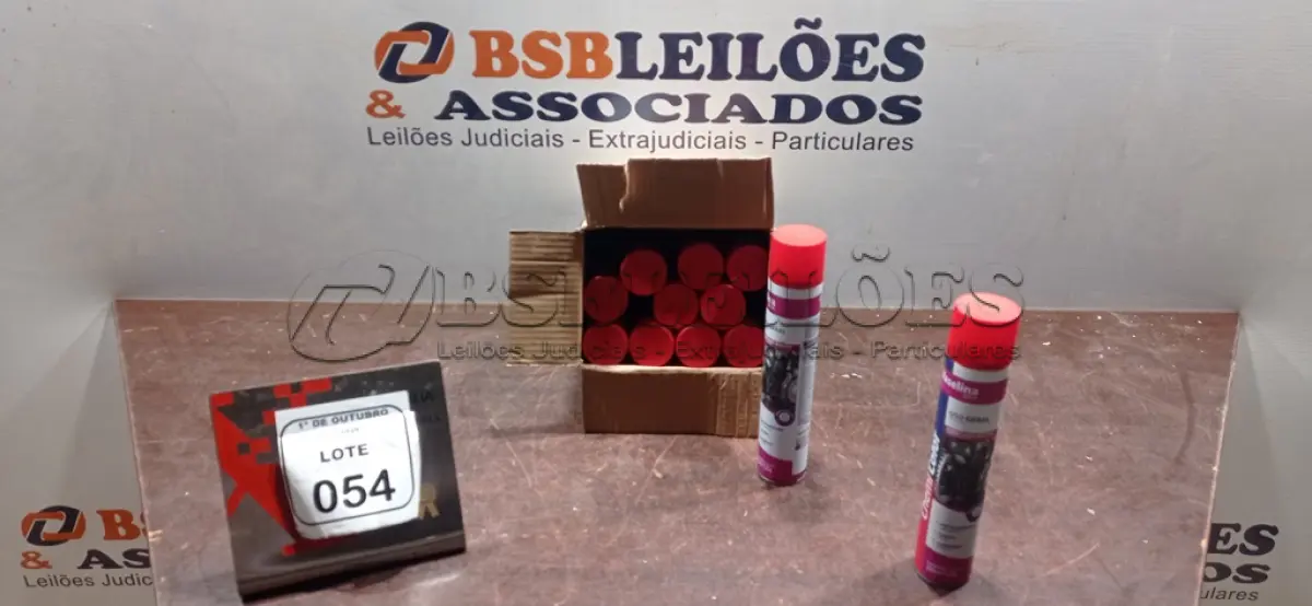 LOTE 054 - 12 UNIDADES DE VASELINA SPRAY USO GERAL DE 200ML CADA MARCA CHEMI COLOR. (NO ESTADO) ATENÇÃO! FAZER A VISITAÇÃO ANTES DE ARREMATAR, NÃO SABEMOS SE FUNCIONA, LEILÃO NÃO TEM GARANTIA E NEM DEVOLUÇÃO, SUJEITO A POSSÍVEIS AVARIAS VISÍVEIS/OCULTAS E/OU AUSÊNCIA DE COMPONENTES.