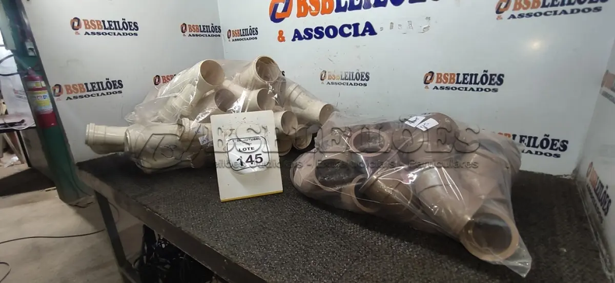 LOTE 145 - 27 TÊ SOLDÁVEL 60MM E 31 JUNÇÕES DE ESGOTO 75. (NO ESTADO) ATENÇÃO! FAZER A VISITAÇÃO ANTES DE ARREMATAR, NÃO SABEMOS SE FUNCIONA, LEILÃO NÃO TEM GARANTIA E NEM DEVOLUÇÃO, SUJEITO A POSSÍVEIS AVARIAS VISÍVEIS/OCULTAS E/OU AUSÊNCIA DE COMPONENTES.