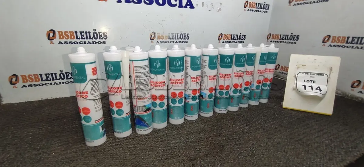 LOTE 114 - 12 SILICONES ACÉTICO INCOLOR DE 240G CADA MARCA MONUMENTAL. (NO ESTADO) ATENÇÃO! FAZER A VISITAÇÃO ANTES DE ARREMATAR, NÃO SABEMOS SE FUNCIONA, LEILÃO NÃO TEM GARANTIA E NEM DEVOLUÇÃO, SUJEITO A POSSÍVEIS AVARIAS VISÍVEIS/OCULTAS E/OU AUSÊNCIA DE COMPONENTES.