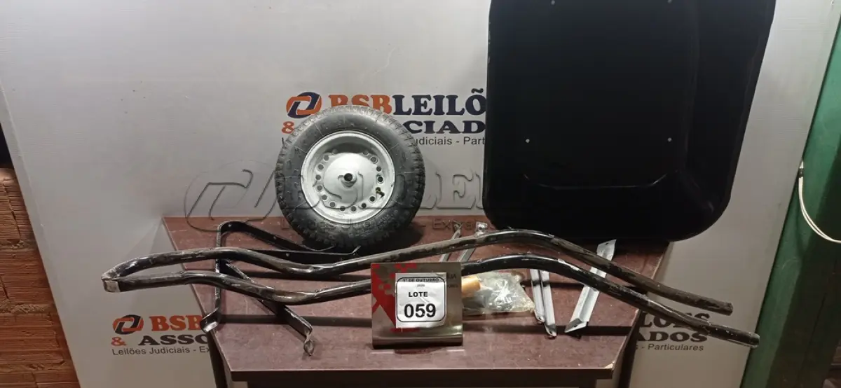 LOTE 059 - 01 CARRINHO DE MÃO DESMONTADO. (NO ESTADO) ATENÇÃO! FAZER A VISITAÇÃO ANTES DE ARREMATAR, NÃO SABEMOS SE FUNCIONA, LEILÃO NÃO TEM GARANTIA E NEM DEVOLUÇÃO, SUJEITO A POSSÍVEIS AVARIAS VISÍVEIS/OCULTAS E/OU AUSÊNCIA DE COMPONENTES.