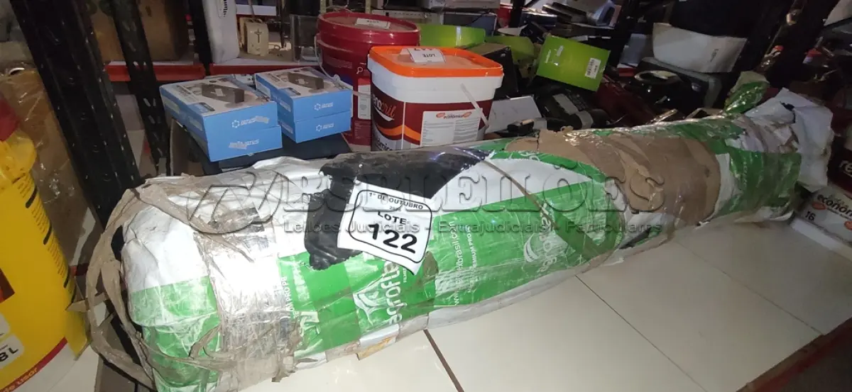 LOTE 122 - 01 LONA DE SILAGEM 200 MICRAS PRETA E BRANCA. (NO ESTADO) ATENÇÃO! FAZER A VISITAÇÃO ANTES DE ARREMATAR, NÃO SABEMOS SE FUNCIONA, LEILÃO NÃO TEM GARANTIA E NEM DEVOLUÇÃO, SUJEITO A POSSÍVEIS AVARIAS VISÍVEIS/OCULTAS E/OU AUSÊNCIA DE COMPONENTES.