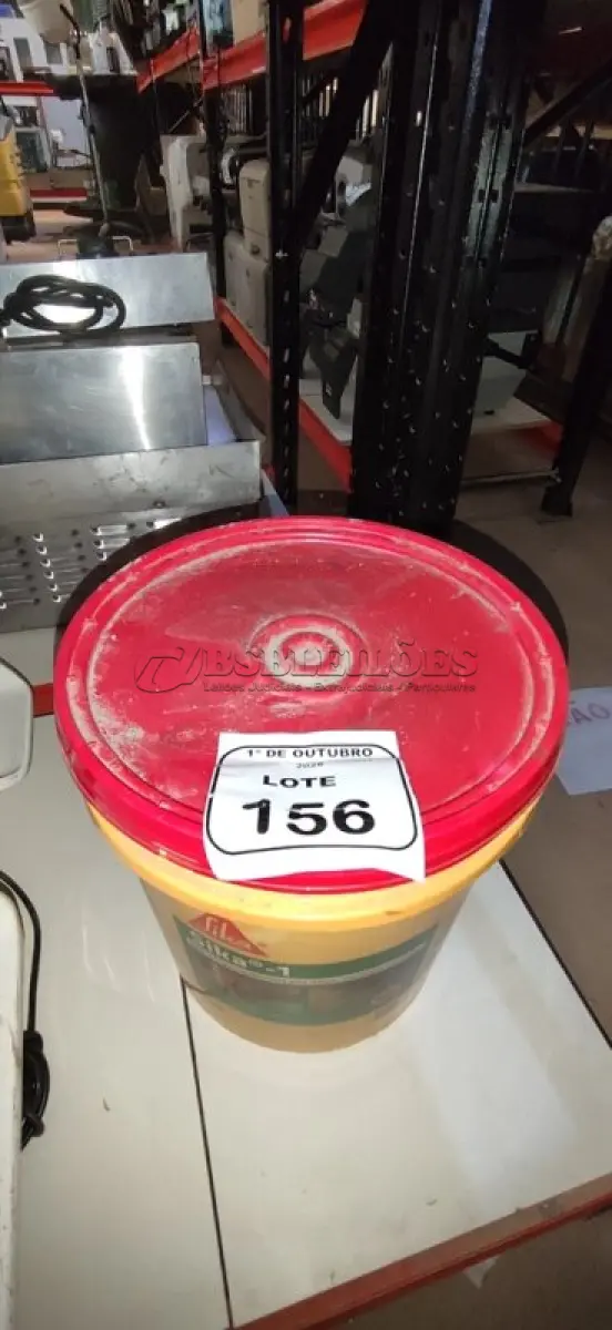 LOTE 156 - 01 BALDE DE ADITIVO IMPERMEABILIZANTE PARA REBOCO, ARGAMASSA E CONCRETO DE 18L MARCA SIKA. (NO ESTADO) ATENÇÃO! FAZER A VISITAÇÃO ANTES DE ARREMATAR, NÃO SABEMOS SE FUNCIONA, LEILÃO NÃO TEM GARANTIA E NEM DEVOLUÇÃO, SUJEITO A POSSÍVEIS AVARIAS VISÍVEIS/OCULTAS E/OU AUSÊNCIA DE COMPONENTES.