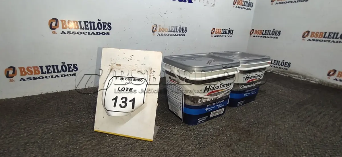 LOTE 131 - 02 BALDES DE CIMENTO QUEIMADO DE 4KG CADA COR AZUL MAGICAL MARCA HIDRO TINTAS. (NO ESTADO) ATENÇÃO! FAZER A VISITAÇÃO ANTES DE ARREMATAR, NÃO SABEMOS SE FUNCIONA, LEILÃO NÃO TEM GARANTIA E NEM DEVOLUÇÃO, SUJEITO A POSSÍVEIS AVARIAS VISÍVEIS/OCULTAS E/OU AUSÊNCIA DE COMPONENTES.