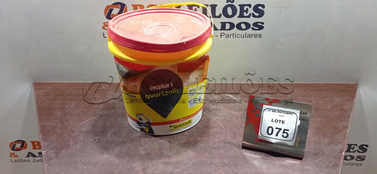 LOTE 075 - 01 BALDE DE ADITIVO PARA ARGAMASSA DE 18L TECPLUS 1 MARCA QUARTZOLIT. (NO ESTADO) ATENÇÃO! FAZER A VISITAÇÃO ANTES DE ARREMATAR, NÃO SABEMOS SE FUNCIONA, LEILÃO NÃO TEM GARANTIA E NEM DEVOLUÇÃO, SUJEITO A POSSÍVEIS AVARIAS VISÍVEIS/OCULTAS E/OU AUSÊNCIA DE COMPONENTES.