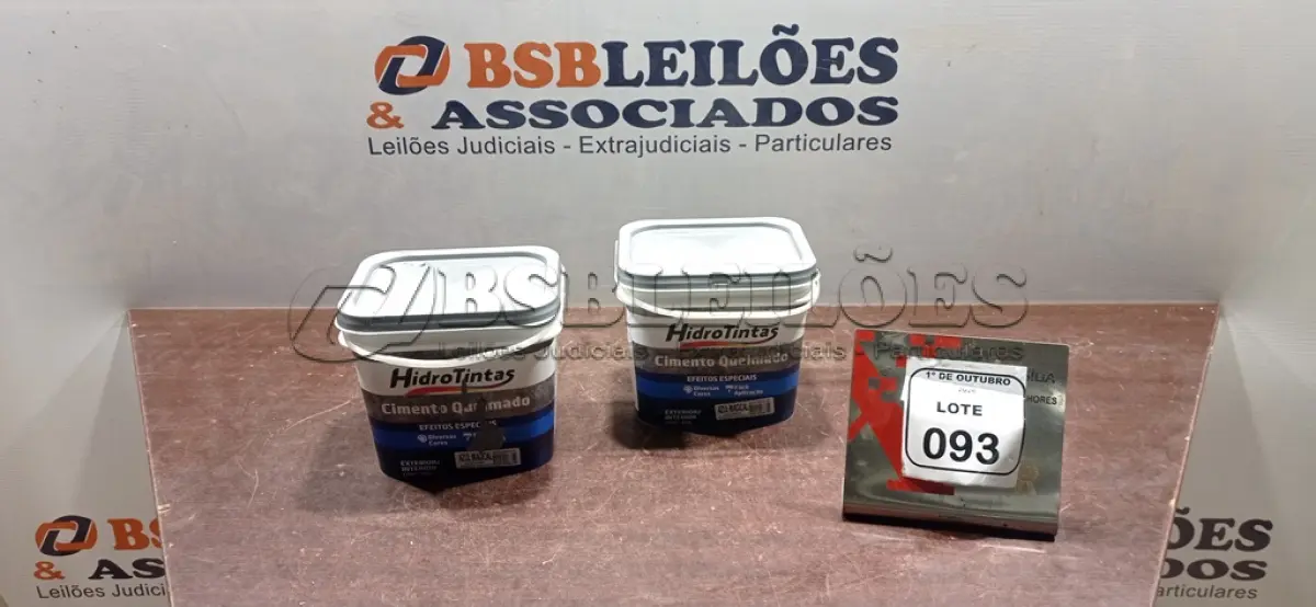 LOTE 093 - 02 BALDES DE CIMENTO QUEIMADO DE 4KG CADA COR AZUL MAGICAL MARCA HIDRO TINTAS. (NO ESTADO) ATENÇÃO! FAZER A VISITAÇÃO ANTES DE ARREMATAR, NÃO SABEMOS SE FUNCIONA, LEILÃO NÃO TEM GARANTIA E NEM DEVOLUÇÃO, SUJEITO A POSSÍVEIS AVARIAS VISÍVEIS/OCULTAS E/OU AUSÊNCIA DE COMPONENTES.