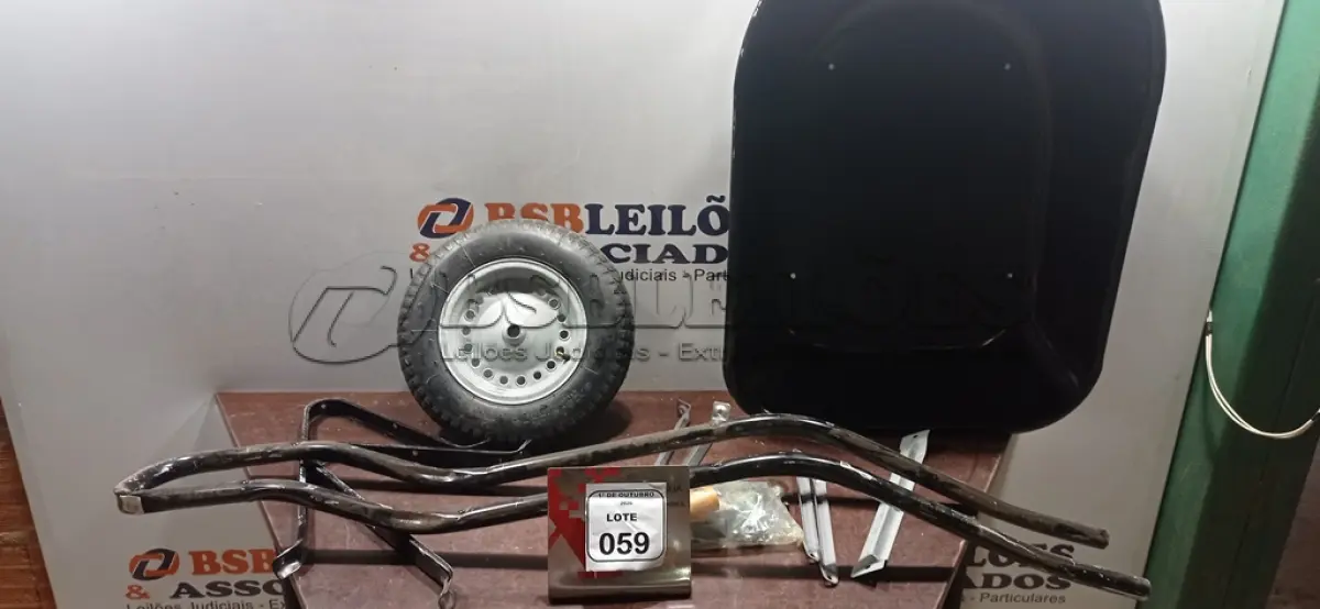 LOTE 059 - 01 CARRINHO DE MÃO DESMONTADO. (NO ESTADO) ATENÇÃO! FAZER A VISITAÇÃO ANTES DE ARREMATAR, NÃO SABEMOS SE FUNCIONA, LEILÃO NÃO TEM GARANTIA E NEM DEVOLUÇÃO, SUJEITO A POSSÍVEIS AVARIAS VISÍVEIS/OCULTAS E/OU AUSÊNCIA DE COMPONENTES.