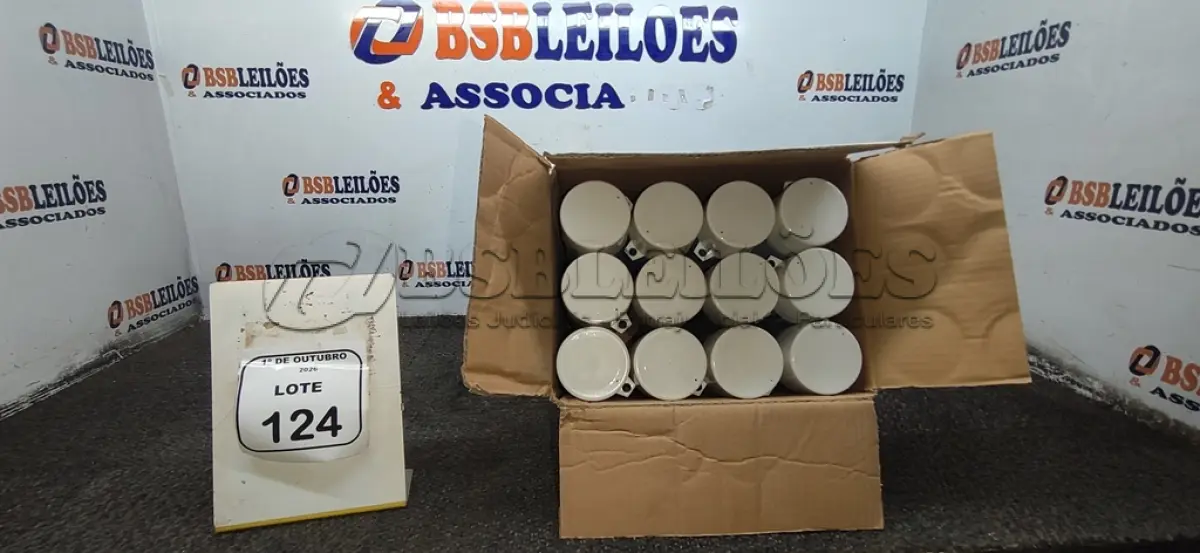 LOTE 124 - 12 UNIDADES DE ESPUMA PU EXPANSIVA DE 500ML CADA MARCA EIXO NOBRE. (NO ESTADO) ATENÇÃO! FAZER A VISITAÇÃO ANTES DE ARREMATAR, NÃO SABEMOS SE FUNCIONA, LEILÃO NÃO TEM GARANTIA E NEM DEVOLUÇÃO, SUJEITO A POSSÍVEIS AVARIAS VISÍVEIS/OCULTAS E/OU AUSÊNCIA DE COMPONENTES.