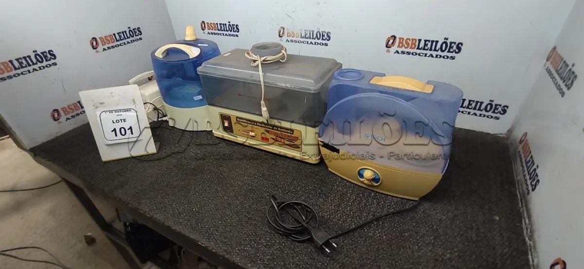 LOTE 101 - 01 NEBULIZADOR E 03 UMIDIFICADORES DE MARCAS E MODELOS DIVERSOS. (NO ESTADO) ATENÇÃO! FAZER A VISITAÇÃO ANTES DE ARREMATAR, NÃO SABEMOS SE FUNCIONA, LEILÃO NÃO TEM GARANTIA E NEM DEVOLUÇÃO, SUJEITO A POSSÍVEIS AVARIAS VISÍVEIS/OCULTAS E/OU AUSÊNCIA DE COMPONENTES.