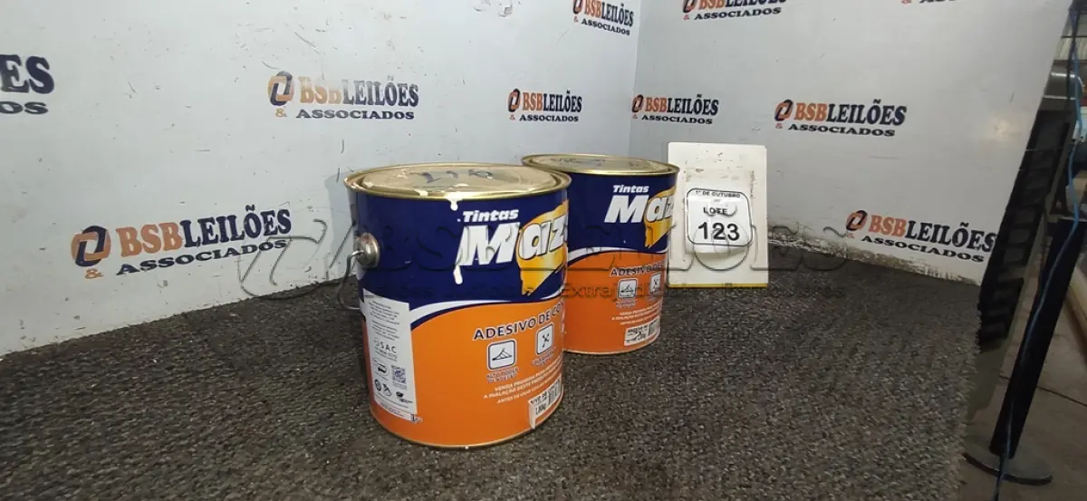 LOTE 123 - 02 LATAS DE ADESIVO DE CONTATO DE 2,80KG CADA MARCA MAZA. (NO ESTADO) ATENÇÃO! FAZER A VISITAÇÃO ANTES DE ARREMATAR, NÃO SABEMOS SE FUNCIONA, LEILÃO NÃO TEM GARANTIA E NEM DEVOLUÇÃO, SUJEITO A POSSÍVEIS AVARIAS VISÍVEIS/OCULTAS E/OU AUSÊNCIA DE COMPONENTES.