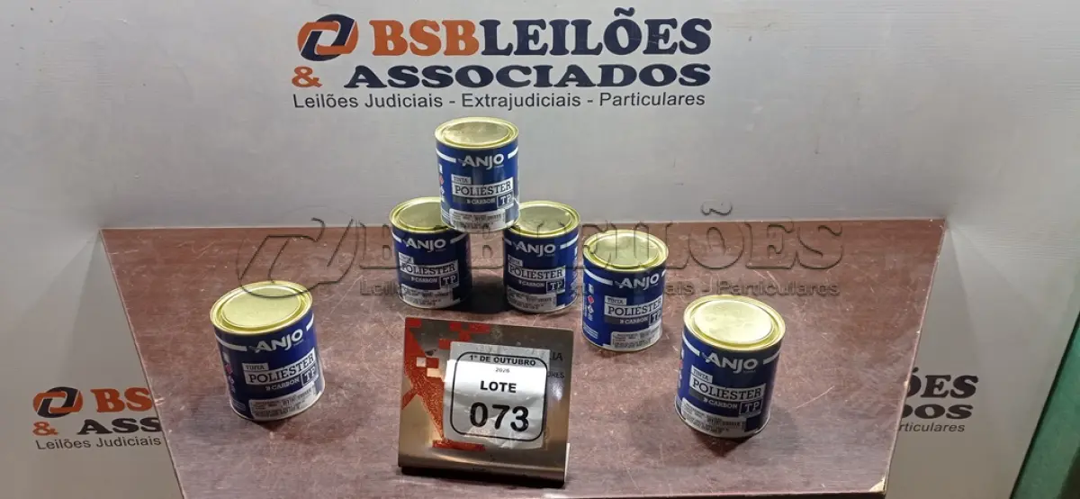 LOTE 073 - 06 LATAS DE TINTA POLIÉSTER DE 900ML CADA NA COR PRETO EBONY MARCA ANJO TINTAS. (NO ESTADO) ATENÇÃO! FAZER A VISITAÇÃO ANTES DE ARREMATAR, NÃO SABEMOS SE FUNCIONA, LEILÃO NÃO TEM GARANTIA E NEM DEVOLUÇÃO, SUJEITO A POSSÍVEIS AVARIAS VISÍVEIS/OCULTAS E/OU AUSÊNCIA DE COMPONENTES.