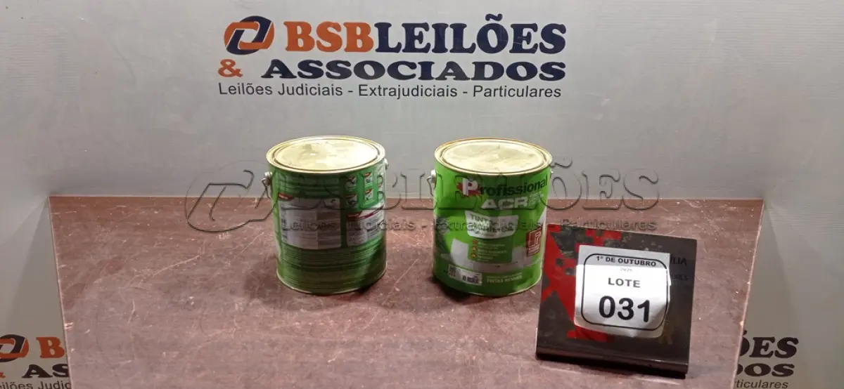 LOTE 031 - 02 LATAS DE TINTA ACRÍLICA DE 3,6L NA COR LUAR DO SERTÃO FOSCO MARCA PROFISSIONAL ACR. (NO ESTADO) ATENÇÃO! FAZER A VISITAÇÃO ANTES DE ARREMATAR, NÃO SABEMOS SE FUNCIONA, LEILÃO NÃO TEM GARANTIA E NEM DEVOLUÇÃO, SUJEITO A POSSÍVEIS AVARIAS VISÍVEIS/OCULTAS E/OU AUSÊNCIA DE COMPONENTES.