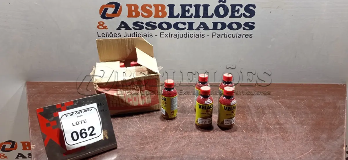 LOTE 062 - 12 FRASCOS DE TINGIDOR PARA COLORAÇÃO DE VERNIZ E SELADORA PARA MADEIRA NA COR CEDRO DE 200ML CADA MARCA MOCOCA. (NO ESTADO) ATENÇÃO! FAZER A VISITAÇÃO ANTES DE ARREMATAR, NÃO SABEMOS SE FUNCIONA, LEILÃO NÃO TEM GARANTIA E NEM DEVOLUÇÃO, SUJEITO A POSSÍVEIS AVARIAS VISÍVEIS/OCULTAS E/OU AUSÊNCIA DE COMPONENTES.