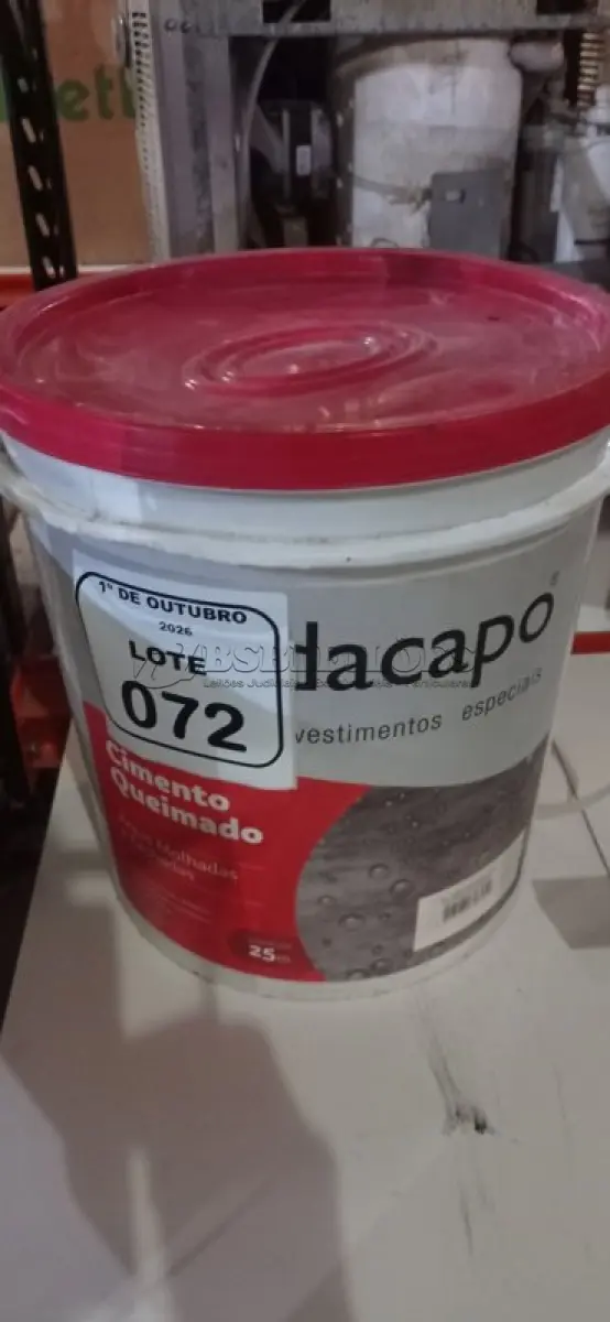 LOTE 072 - 01 BALDE DE CIMENTO QUEIMADO ÁREAS MOLHADAS DE 25KG MARCA DACAPO. (NO ESTADO) ATENÇÃO! FAZER A VISITAÇÃO ANTES DE ARREMATAR, NÃO SABEMOS SE FUNCIONA, LEILÃO NÃO TEM GARANTIA E NEM DEVOLUÇÃO, SUJEITO A POSSÍVEIS AVARIAS VISÍVEIS/OCULTAS E/OU AUSÊNCIA DE COMPONENTES.