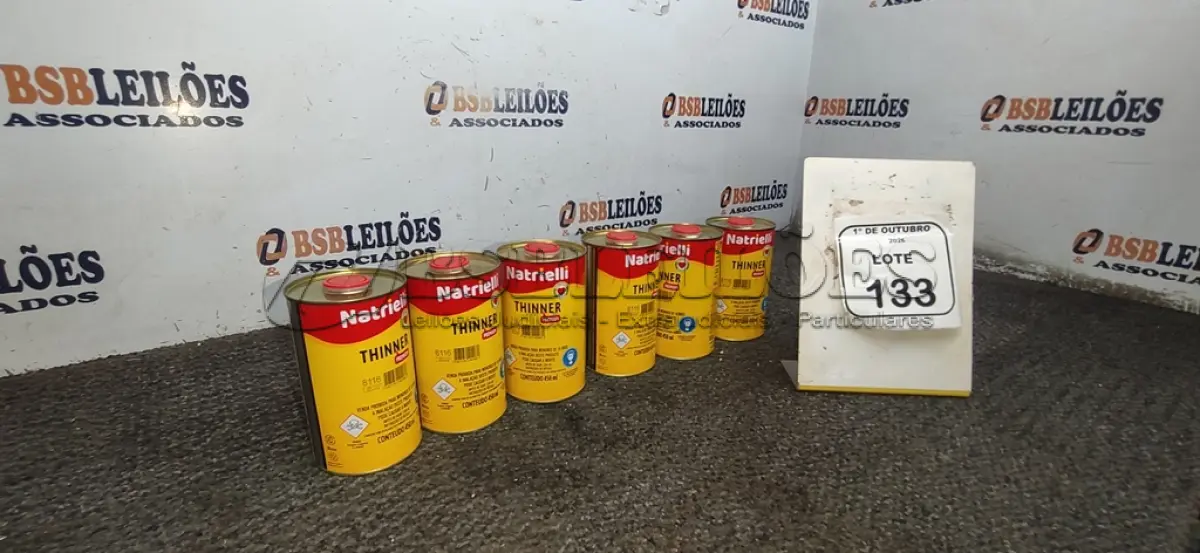 LOTE 133 - 06 LATAS DE ESMALTE METÁLICO DE 900ML CADA NA COR MARROM AVEIA MARCA ANJO TINTAS. (NO ESTADO) ATENÇÃO! FAZER A VISITAÇÃO ANTES DE ARREMATAR, NÃO SABEMOS SE FUNCIONA, LEILÃO NÃO TEM GARANTIA E NEM DEVOLUÇÃO, SUJEITO A POSSÍVEIS AVARIAS VISÍVEIS/OCULTAS E/OU AUSÊNCIA DE COMPONENTES.