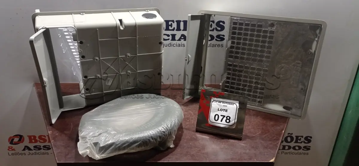LOTE 078 - 02 CAIXAS DE HIDRÔMETRO. (NO ESTADO) ATENÇÃO! FAZER A VISITAÇÃO ANTES DE ARREMATAR, NÃO SABEMOS SE FUNCIONA, LEILÃO NÃO TEM GARANTIA E NEM DEVOLUÇÃO, SUJEITO A POSSÍVEIS AVARIAS VISÍVEIS/OCULTAS E/OU AUSÊNCIA DE COMPONENTES.