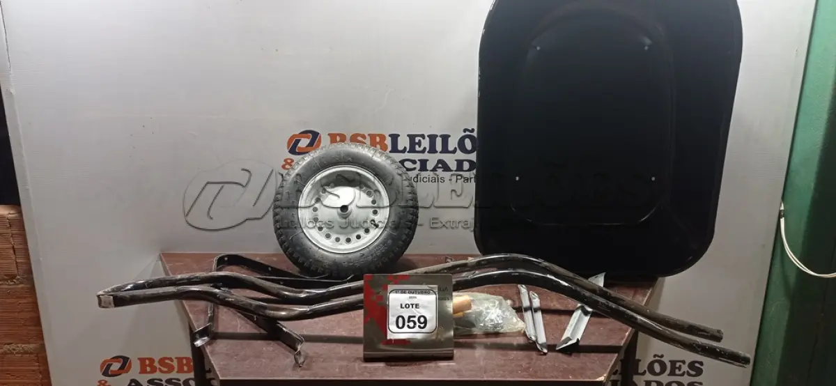 LOTE 059 - 01 CARRINHO DE MÃO DESMONTADO. (NO ESTADO) ATENÇÃO! FAZER A VISITAÇÃO ANTES DE ARREMATAR, NÃO SABEMOS SE FUNCIONA, LEILÃO NÃO TEM GARANTIA E NEM DEVOLUÇÃO, SUJEITO A POSSÍVEIS AVARIAS VISÍVEIS/OCULTAS E/OU AUSÊNCIA DE COMPONENTES.