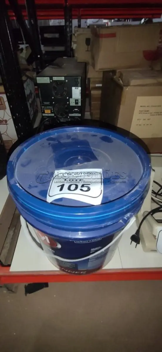 LOTE 105 - 01 BALDE DE TINTA ACRÍLICA STANDARD FOSCO DE 18L NA COR CÉU DE VERÃO FOSCO MARCA DUCRYL. (NO ESTADO) ATENÇÃO! FAZER A VISITAÇÃO ANTES DE ARREMATAR, NÃO SABEMOS SE FUNCIONA, LEILÃO NÃO TEM GARANTIA E NEM DEVOLUÇÃO, SUJEITO A POSSÍVEIS AVARIAS VISÍVEIS/OCULTAS E/OU AUSÊNCIA DE COMPONENTES.