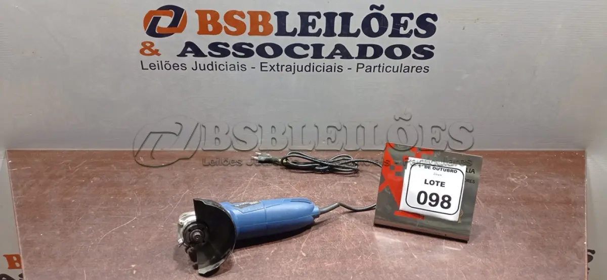 LOTE 098 - 01 ESMERILHADEIRA 220V MARCA GAMMA. (NO ESTADO) ATENÇÃO! FAZER A VISITAÇÃO ANTES DE ARREMATAR, NÃO SABEMOS SE FUNCIONA, LEILÃO NÃO TEM GARANTIA E NEM DEVOLUÇÃO, SUJEITO A POSSÍVEIS AVARIAS VISÍVEIS/OCULTAS E/OU AUSÊNCIA DE COMPONENTES.