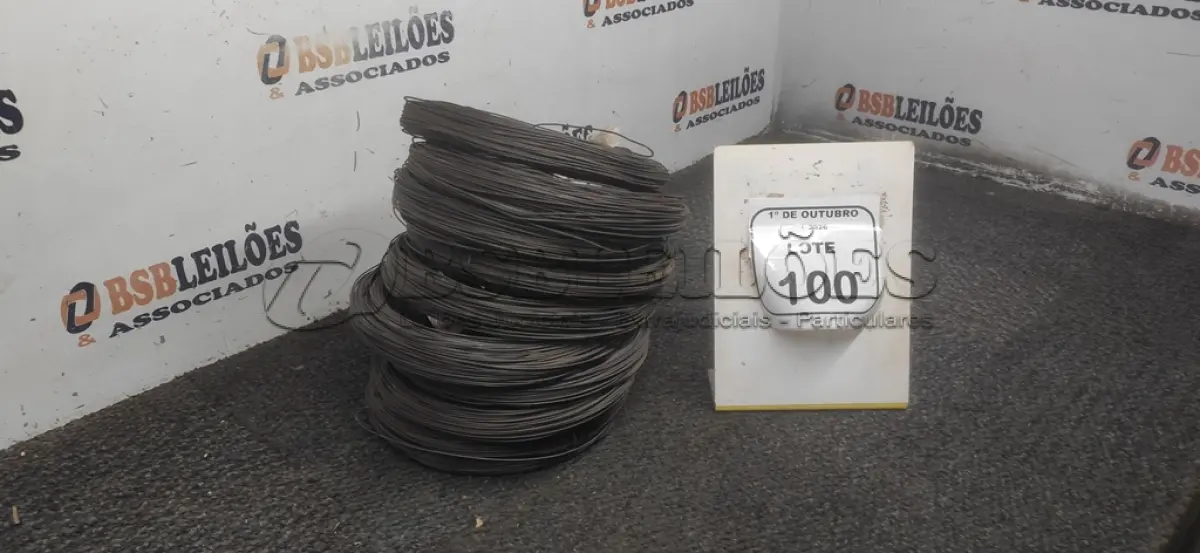 LOTE 100 - 01 ROLO DE ARAME. (NO ESTADO) ATENÇÃO! FAZER A VISITAÇÃO ANTES DE ARREMATAR, NÃO SABEMOS SE FUNCIONA, LEILÃO NÃO TEM GARANTIA E NEM DEVOLUÇÃO, SUJEITO A POSSÍVEIS AVARIAS VISÍVEIS/OCULTAS E/OU AUSÊNCIA DE COMPONENTES.