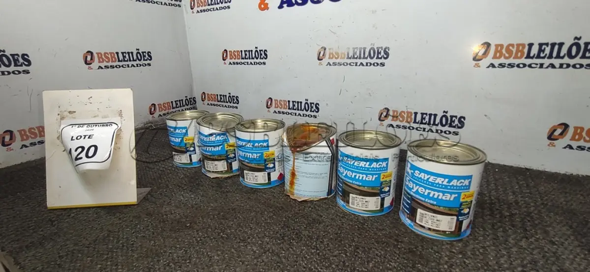 LOTE 120 - 06 LATAS DE VERNIZ MARÍTIMO EXTRA BRILHANTE DE 750ML MARCA SAYERLACK. (NO ESTADO) ATENÇÃO! FAZER A VISITAÇÃO ANTES DE ARREMATAR, NÃO SABEMOS SE FUNCIONA, LEILÃO NÃO TEM GARANTIA E NEM DEVOLUÇÃO, SUJEITO A POSSÍVEIS AVARIAS VISÍVEIS/OCULTAS E/OU AUSÊNCIA DE COMPONENTES.