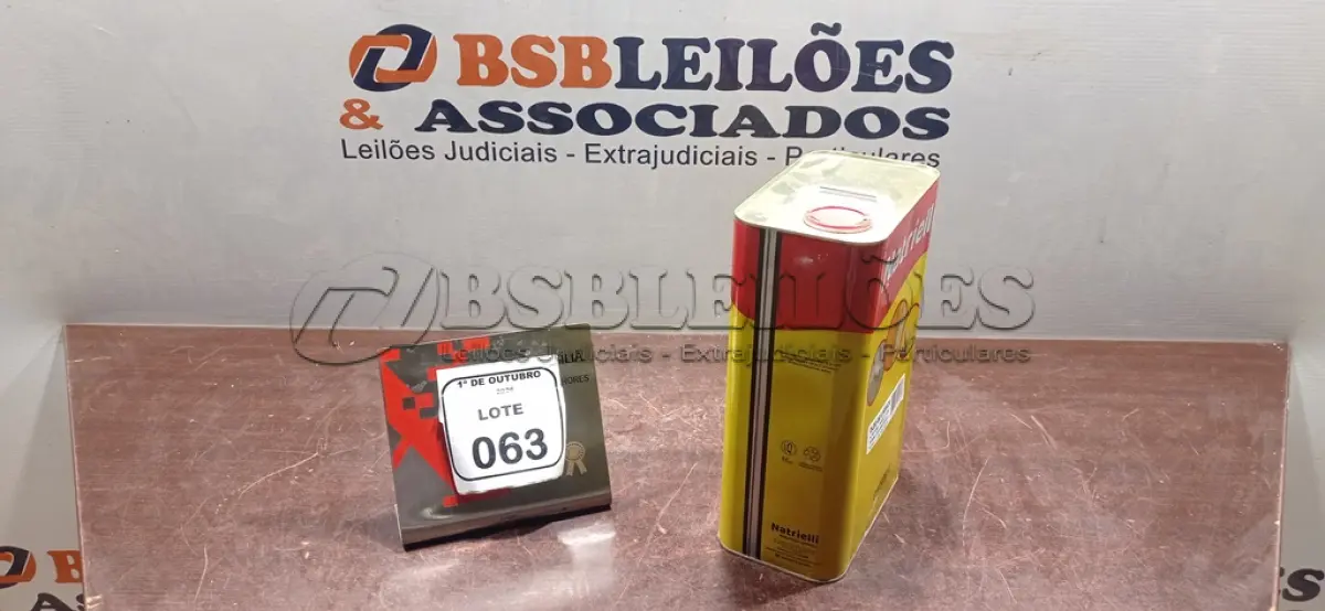 LOTE 063 - 01 LATA DE ÓLEO DE LINHAÇA DE 5L MARCA NATRIELLI. (NO ESTADO) ATENÇÃO! FAZER A VISITAÇÃO ANTES DE ARREMATAR, NÃO SABEMOS SE FUNCIONA, LEILÃO NÃO TEM GARANTIA E NEM DEVOLUÇÃO, SUJEITO A POSSÍVEIS AVARIAS VISÍVEIS/OCULTAS E/OU AUSÊNCIA DE COMPONENTES.