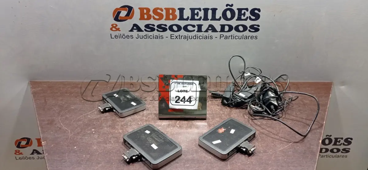 LOTE 244 - 03 MINIS PC TERMINAIS MARCA WYSE COM CABOS. (NO ESTADO) ATENÇÃO! FAZER A VISITAÇÃO ANTES DE ARREMATAR, NÃO SABEMOS SE FUNCIONA, LEILÃO NÃO TEM GARANTIA E NEM DEVOLUÇÃO, SUJEITO A POSSÍVEIS AVARIAS VISÍVEIS/OCULTAS E/OU AUSÊNCIA DE COMPONENTES.
