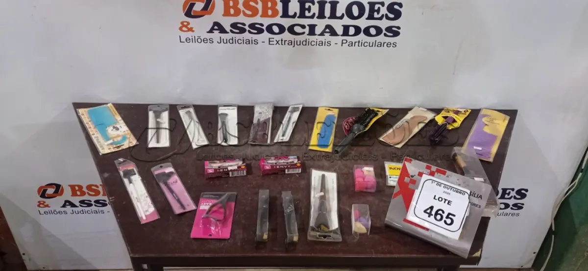 LOTE 465 - 01 LOTE COM UTENSÍLIOS DE HIGIENE E CUIDADOS PESSOAIS DIVERSOS. (NO ESTADO) ATENÇÃO! FAZER A VISITAÇÃO ANTES DE ARREMATAR, NÃO SABEMOS SE FUNCIONA, LEILÃO NÃO TEM GARANTIA E NEM DEVOLUÇÃO, SUJEITO A POSSÍVEIS AVARIAS VISÍVEIS/OCULTAS E/OU AUSÊNCIA DE COMPONENTES.