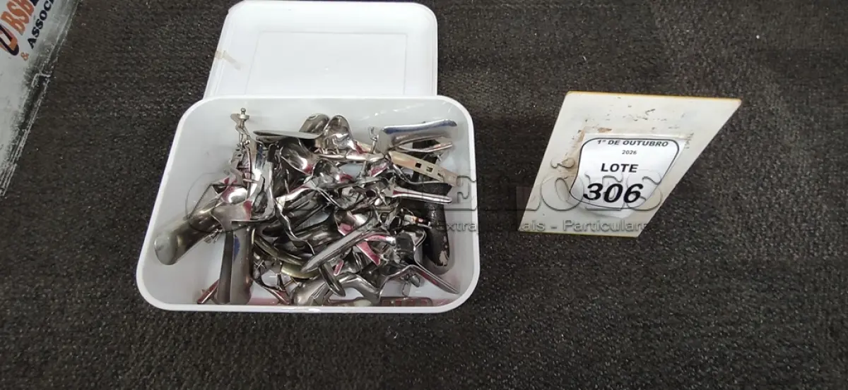 LOTE 306 - 01 LOTE COM DIVERSOS EQUIPAMENTOS GINECOLÓGICOS DE MODELOS DIVERSOS. (NO ESTADO) ATENÇÃO! FAZER A VISITAÇÃO ANTES DE ARREMATAR, NÃO SABEMOS SE FUNCIONA, LEILÃO NÃO TEM GARANTIA E NEM DEVOLUÇÃO, SUJEITO A POSSÍVEIS AVARIAS VISÍVEIS/OCULTAS E/OU AUSÊNCIA DE COMPONENTES.