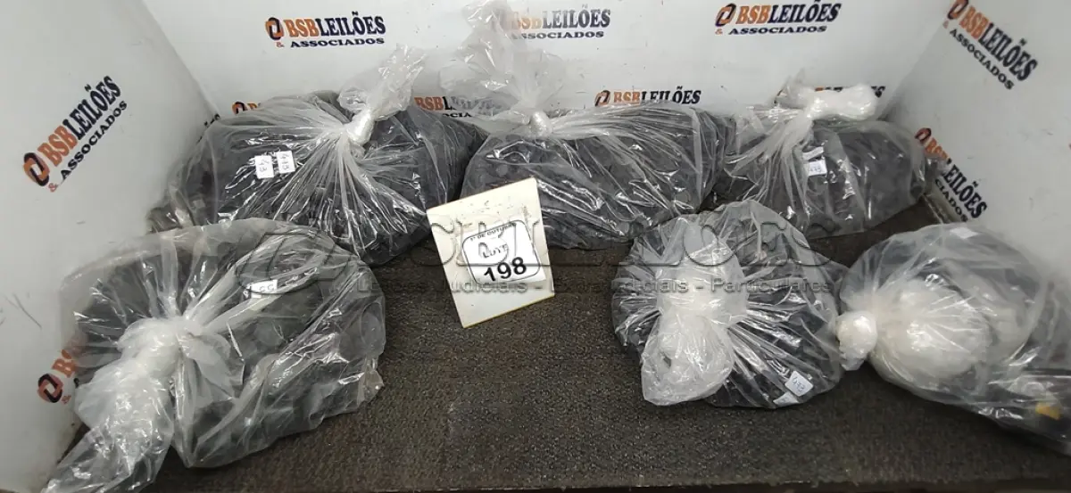 LOTE 198 - 01 LOTE COM GRANDE QUANTIDADE DE PONTEIRAS DE PLÁSTICO DIVERSAS. (NO ESTADO) ATENÇÃO! FAZER A VISITAÇÃO ANTES DE ARREMATAR, NÃO SABEMOS SE FUNCIONA, LEILÃO NÃO TEM GARANTIA E NEM DEVOLUÇÃO, SUJEITO A POSSÍVEIS AVARIAS VISÍVEIS/OCULTAS E/OU AUSÊNCIA DE COMPONENTES.
