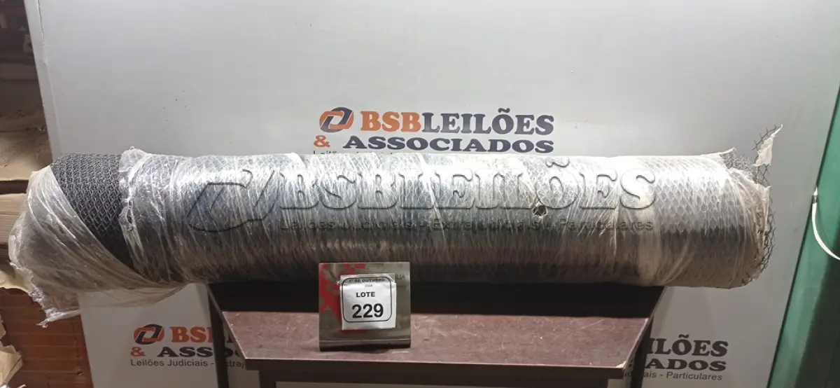 LOTE 229 - 01 TELA PVC PARA VIVEIRO DE 1,00X50M. (NO ESTADO) ATENÇÃO! FAZER A VISITAÇÃO ANTES DE ARREMATAR, NÃO SABEMOS SE FUNCIONA, LEILÃO NÃO TEM GARANTIA E NEM DEVOLUÇÃO, SUJEITO A POSSÍVEIS AVARIAS VISÍVEIS/OCULTAS E/OU AUSÊNCIA DE COMPONENTES.