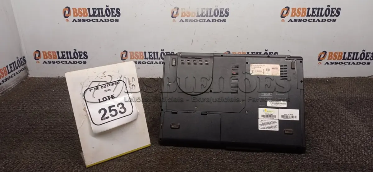 LOTE 253 - 01 NOTEBOOK MARCA POSITIVO SEM FONTE. (NO ESTADO) ATENÇÃO! FAZER A VISITAÇÃO ANTES DE ARREMATAR, NÃO SABEMOS SE FUNCIONA, LEILÃO NÃO TEM GARANTIA E NEM DEVOLUÇÃO, SUJEITO A POSSÍVEIS AVARIAS VISÍVEIS/OCULTAS E/OU AUSÊNCIA DE COMPONENTES.