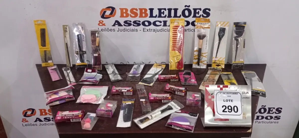 LOTE 290 - 01 LOTE COM UTENSÍLIOS DE HIGIENE E CUIDADOS PESSOAIS DIVERSOS. (NO ESTADO) ATENÇÃO! FAZER A VISITAÇÃO ANTES DE ARREMATAR, NÃO SABEMOS SE FUNCIONA, LEILÃO NÃO TEM GARANTIA E NEM DEVOLUÇÃO, SUJEITO A POSSÍVEIS AVARIAS VISÍVEIS/OCULTAS E/OU AUSÊNCIA DE COMPONENTES.