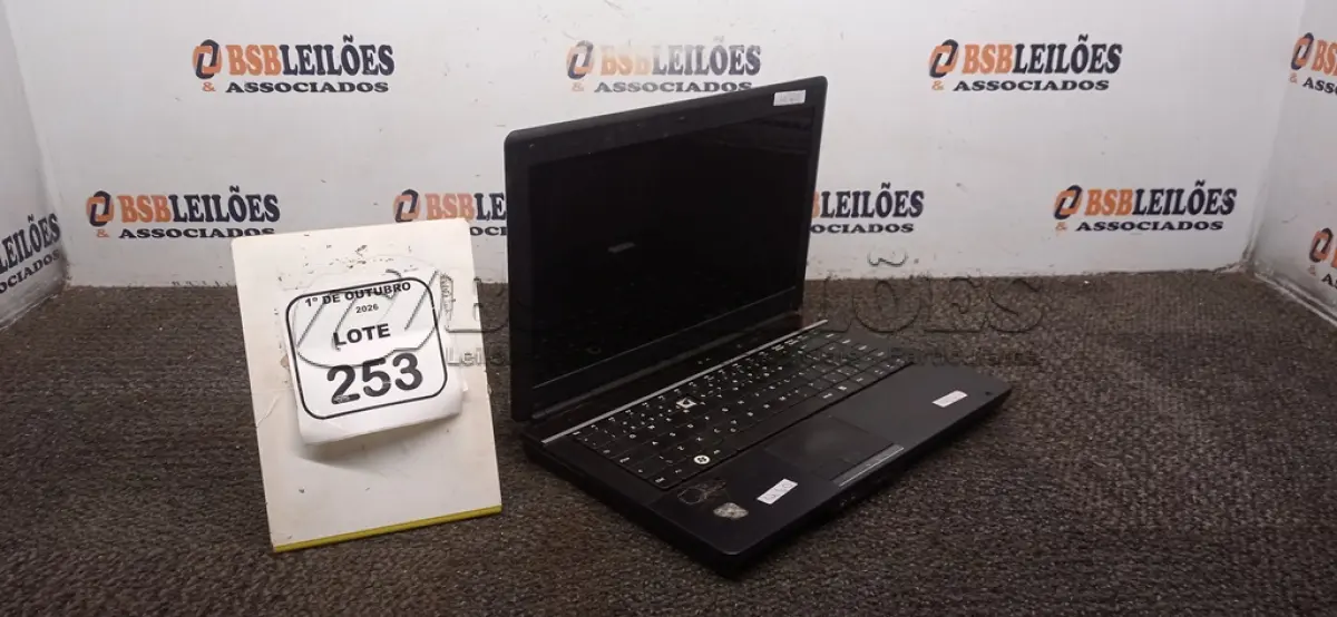 LOTE 253 - 01 NOTEBOOK MARCA POSITIVO SEM FONTE. (NO ESTADO) ATENÇÃO! FAZER A VISITAÇÃO ANTES DE ARREMATAR, NÃO SABEMOS SE FUNCIONA, LEILÃO NÃO TEM GARANTIA E NEM DEVOLUÇÃO, SUJEITO A POSSÍVEIS AVARIAS VISÍVEIS/OCULTAS E/OU AUSÊNCIA DE COMPONENTES.