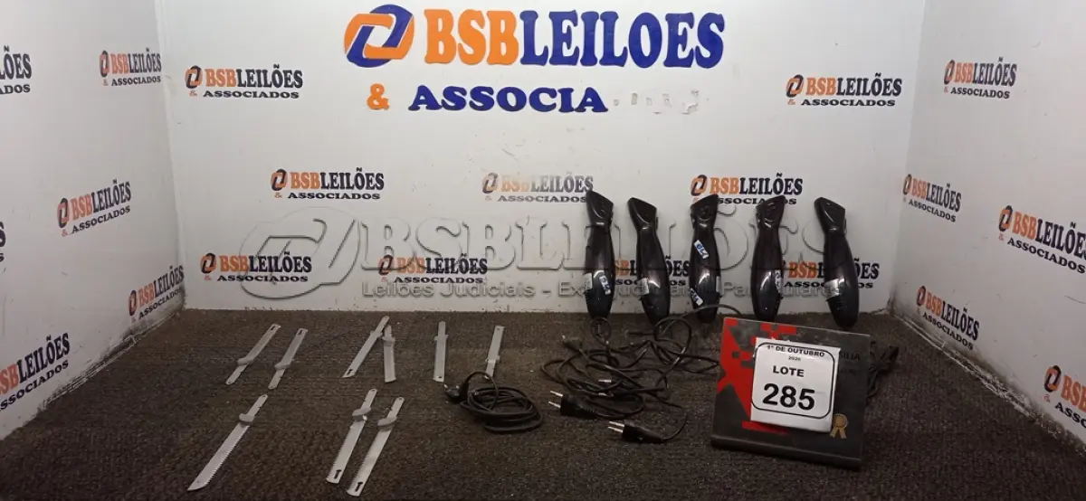 LOTE 285 - 04 FACAS ELÉTRICAS MARCA MONDIAL. (NO ESTADO) ATENÇÃO! FAZER A VISITAÇÃO ANTES DE ARREMATAR, NÃO SABEMOS SE FUNCIONA, LEILÃO NÃO TEM GARANTIA E NEM DEVOLUÇÃO, SUJEITO A POSSÍVEIS AVARIAS VISÍVEIS/OCULTAS E/OU AUSÊNCIA DE COMPONENTES.