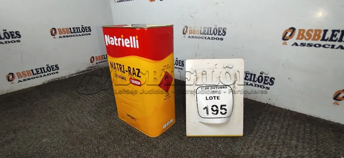 LOTE 195 - 01 LATA DE SOLVENTE NATRI-RAZ PREMIUM DE 5L MARCA NATRIELLI. (NO ESTADO) ATENÇÃO! FAZER A VISITAÇÃO ANTES DE ARREMATAR, NÃO SABEMOS SE FUNCIONA, LEILÃO NÃO TEM GARANTIA E NEM DEVOLUÇÃO, SUJEITO A POSSÍVEIS AVARIAS VISÍVEIS/OCULTAS E/OU AUSÊNCIA DE COMPONENTES.