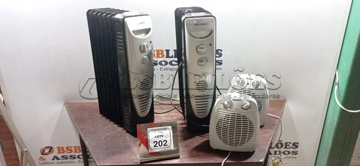 LOTE 202 - 04 AQUECEDORES DE MODELOS DIVERSOS MARCA MONDIAL. (NO ESTADO) ATENÇÃO! FAZER A VISITAÇÃO ANTES DE ARREMATAR, NÃO SABEMOS SE FUNCIONA, LEILÃO NÃO TEM GARANTIA E NEM DEVOLUÇÃO, SUJEITO A POSSÍVEIS AVARIAS VISÍVEIS/OCULTAS E/OU AUSÊNCIA DE COMPONENTES.