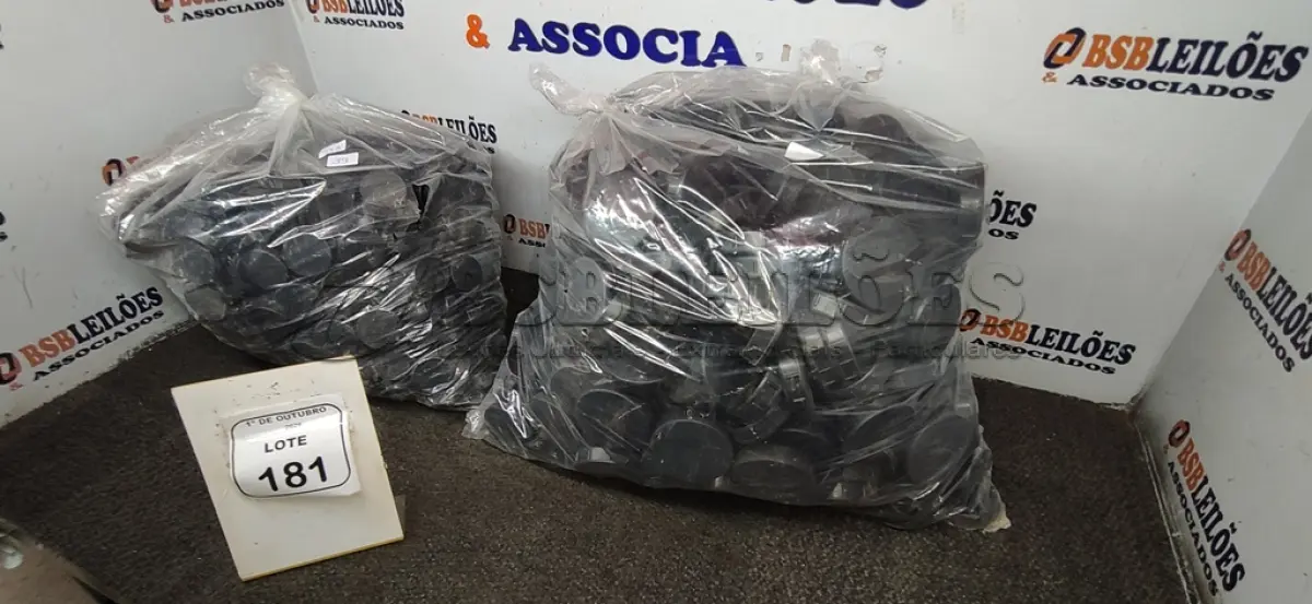 LOTE 181 - 01 LOTE COM GRANDE QUANTIDADE DE PONTEIRAS DE PLÁSTICO. (NO ESTADO) ATENÇÃO! FAZER A VISITAÇÃO ANTES DE ARREMATAR, NÃO SABEMOS SE FUNCIONA, LEILÃO NÃO TEM GARANTIA E NEM DEVOLUÇÃO, SUJEITO A POSSÍVEIS AVARIAS VISÍVEIS/OCULTAS E/OU AUSÊNCIA DE COMPONENTES.